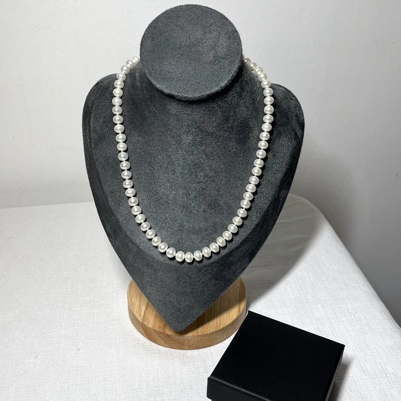 White Classic Pearl Necklace. Timeless Elegance. Sterling lobster clasp - Picture 1 of 6